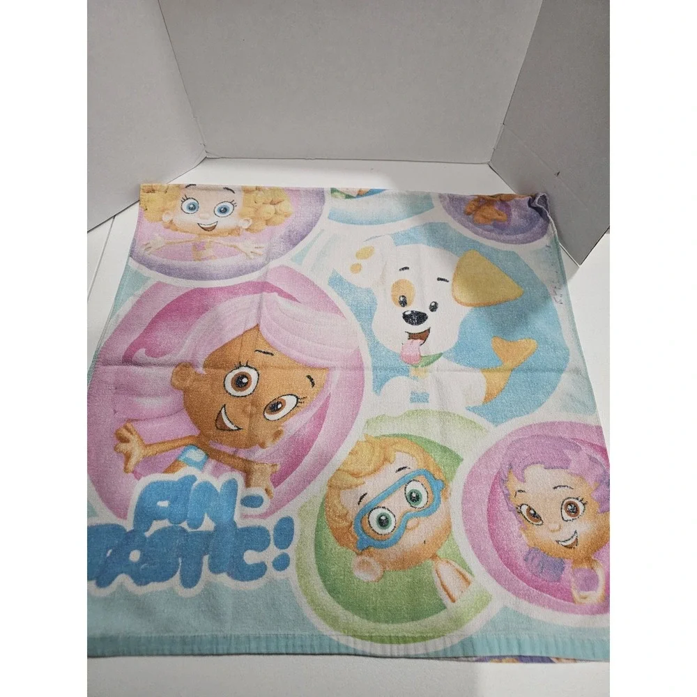 2015‎ Bubble Guppies Beach Towel 49x26